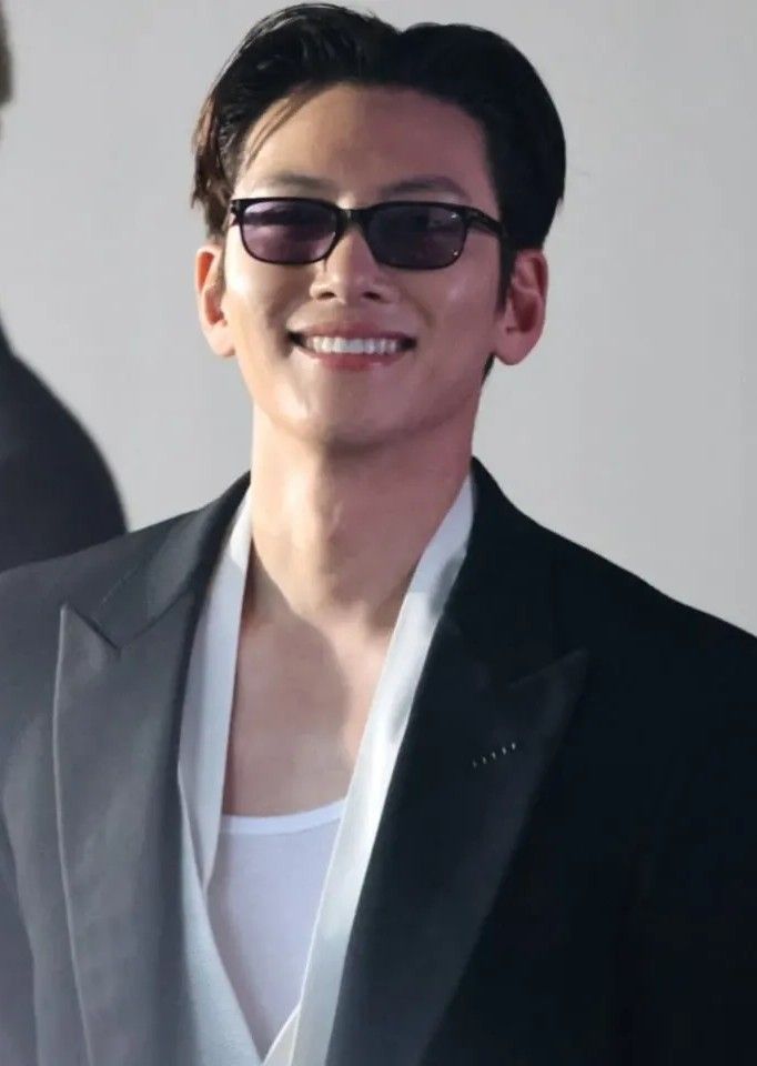 Latest photo of Ji Changwook