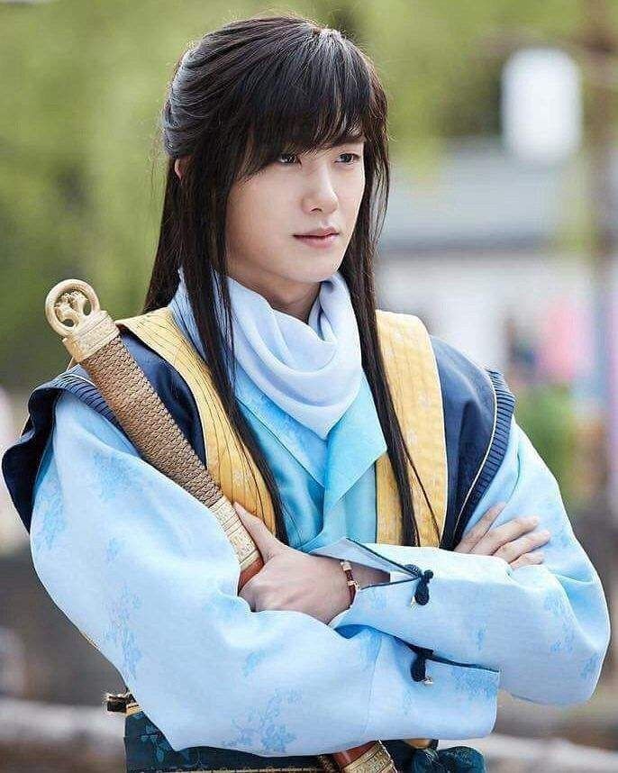 Behind-the-scenes cut of Park Hyungsik