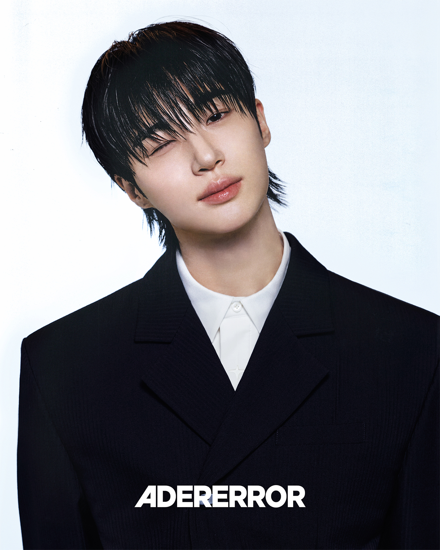 边佑锡的最新照片