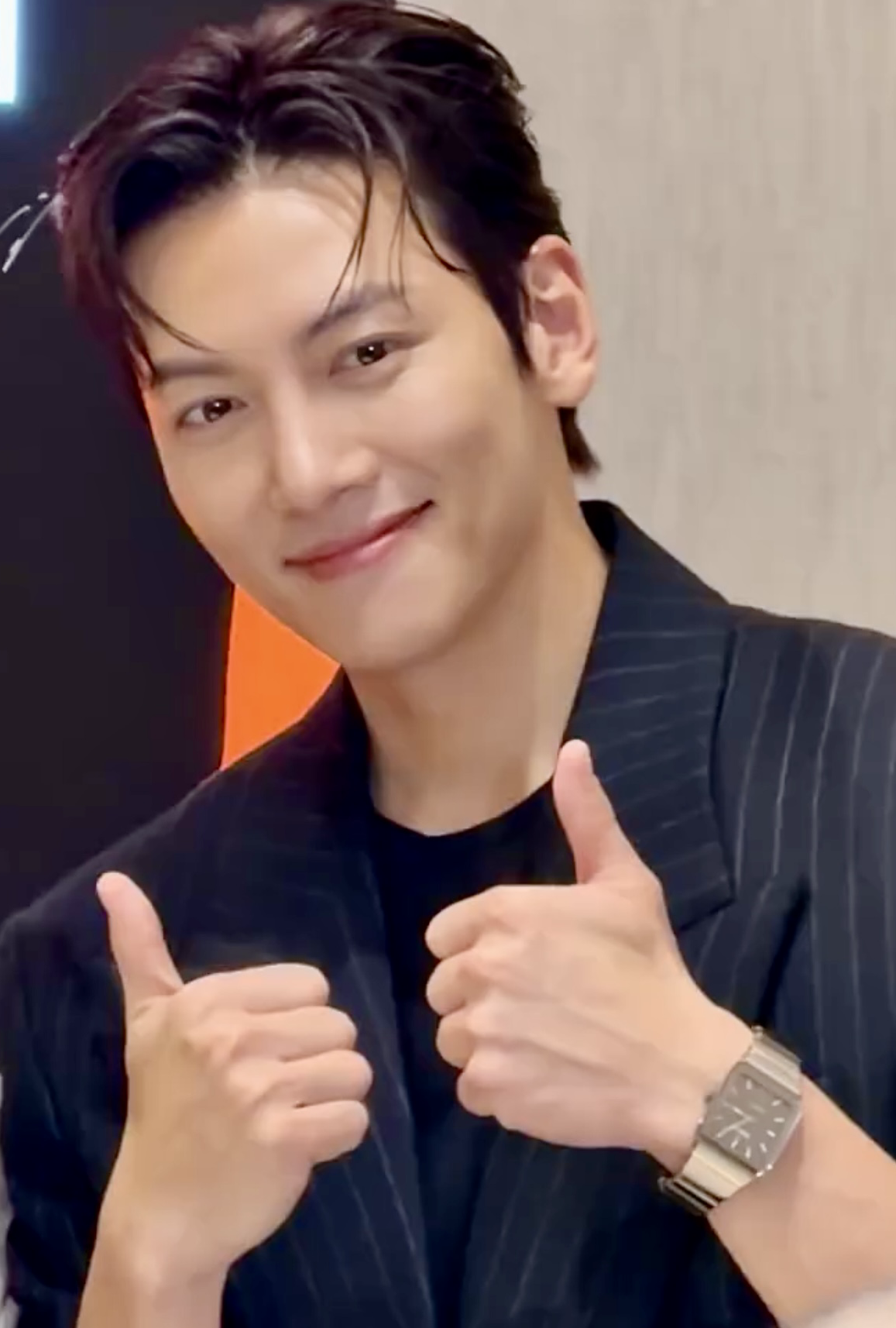 粉丝拍下的池昌旭瞬间