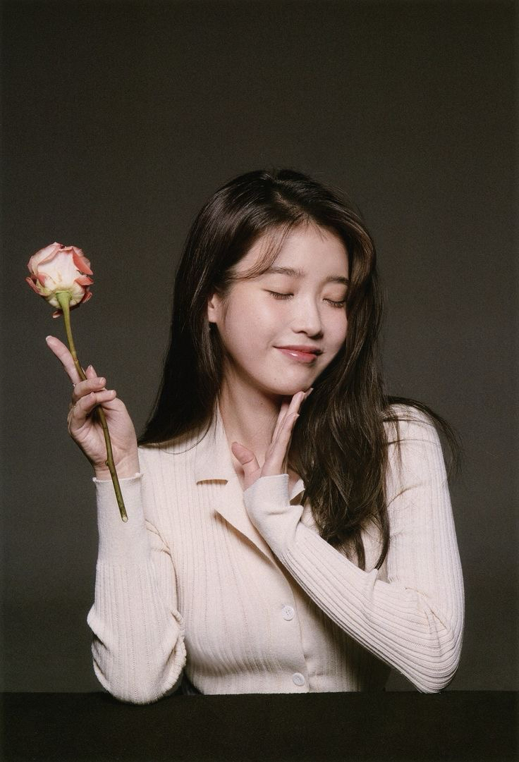 A moment captured by a fan of IU
