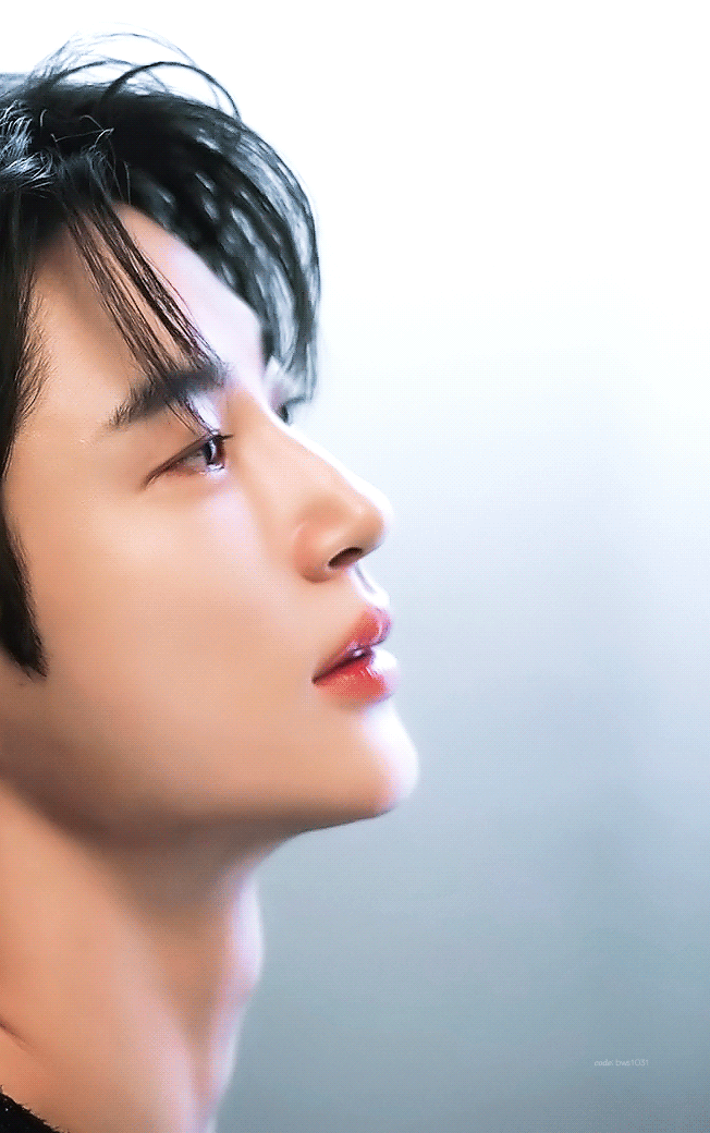 Behind-the-scenes cut of Byeon Wooseok