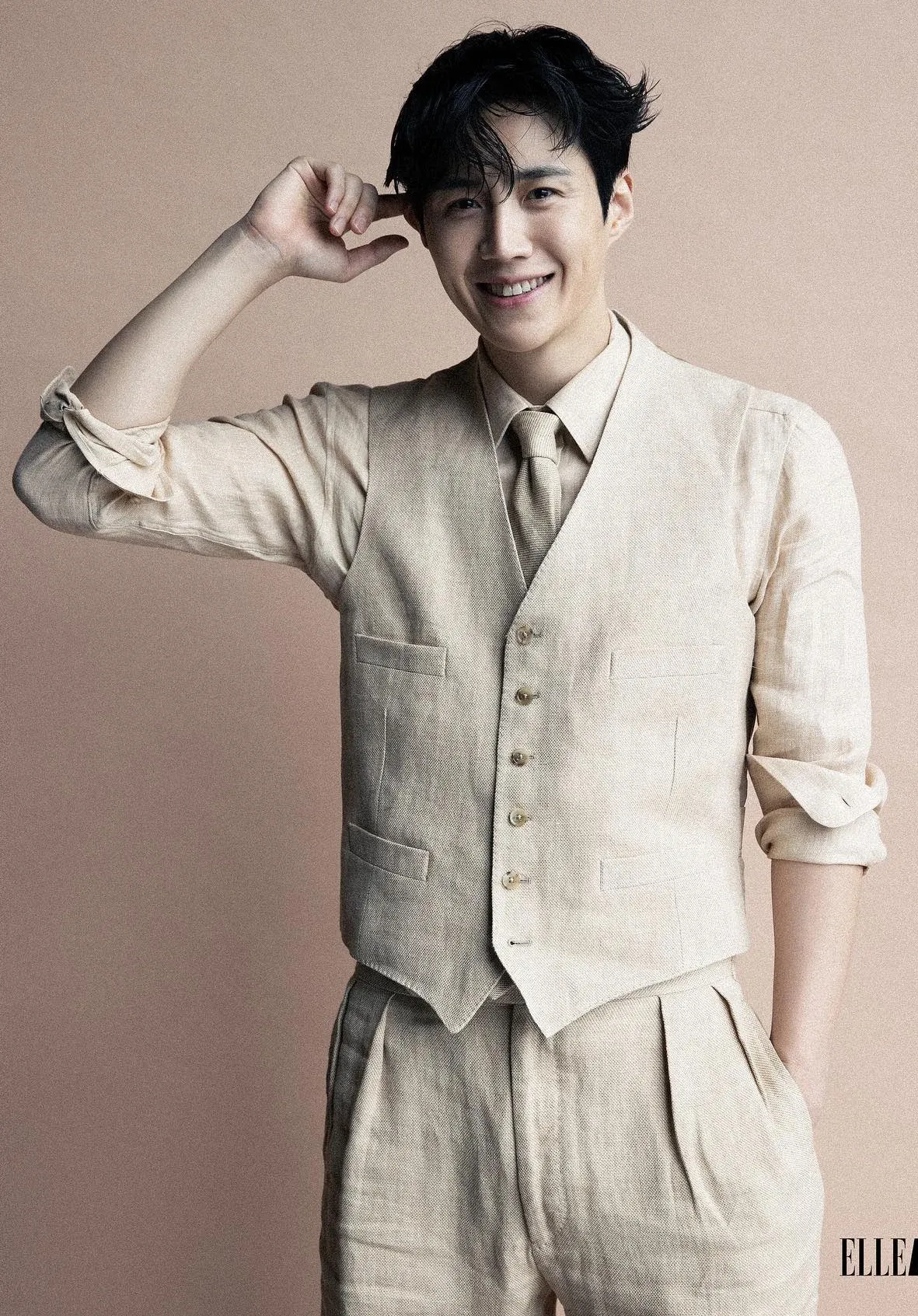 Behind-the-scenes cut of Kim Seonho