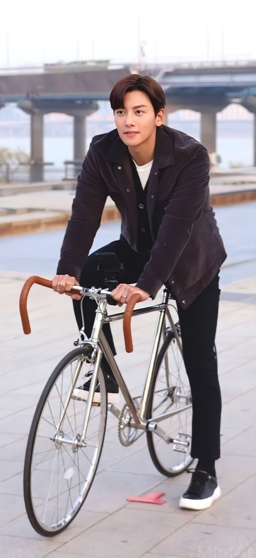 チ・チャンウクのビハインドカット