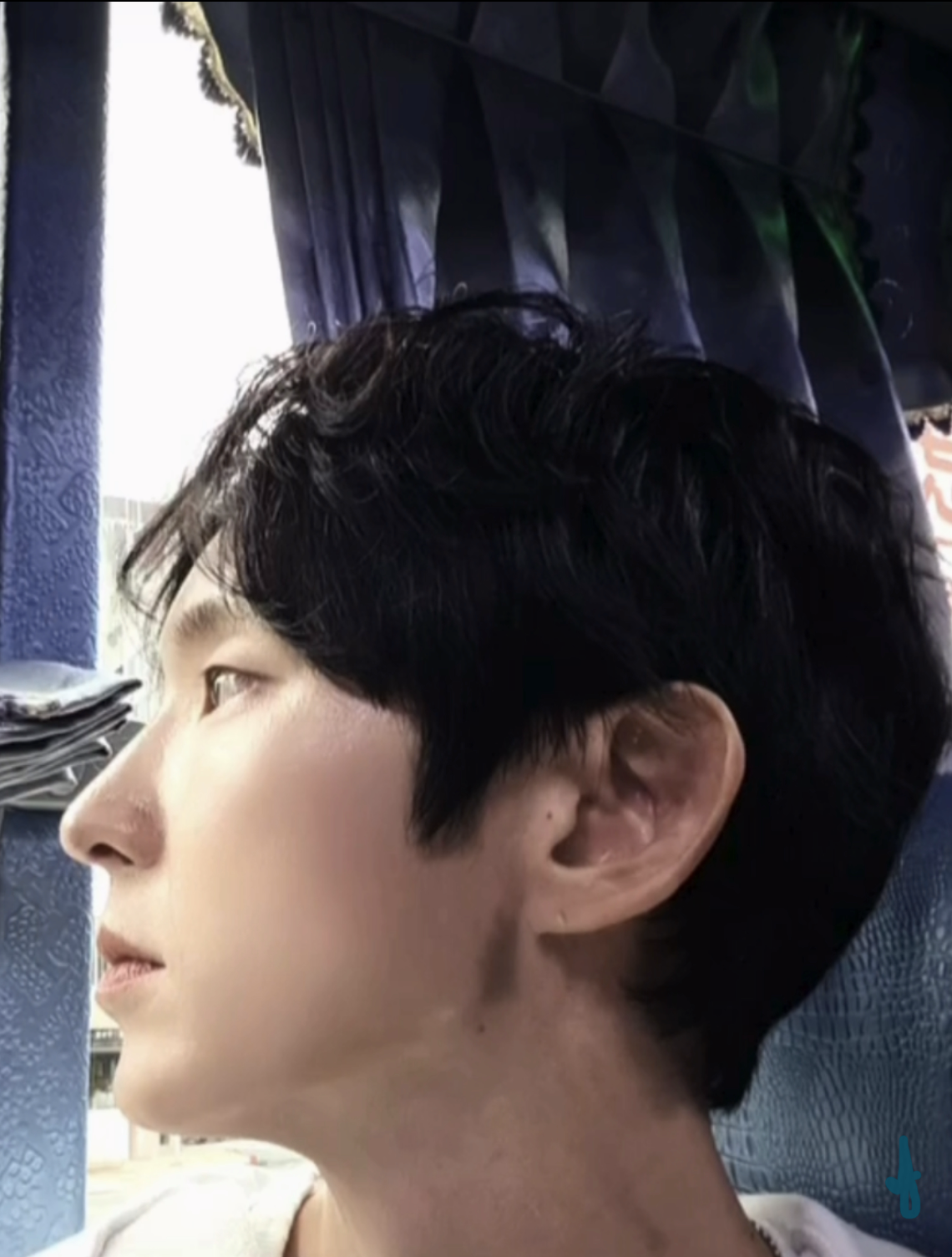 Behind-the-scenes cut of Lee Joongi