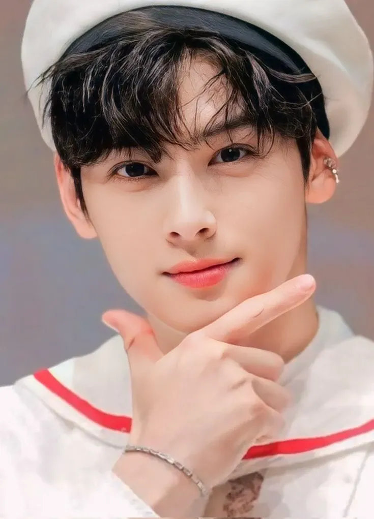 Recent activity shot of Cha Eunwoo