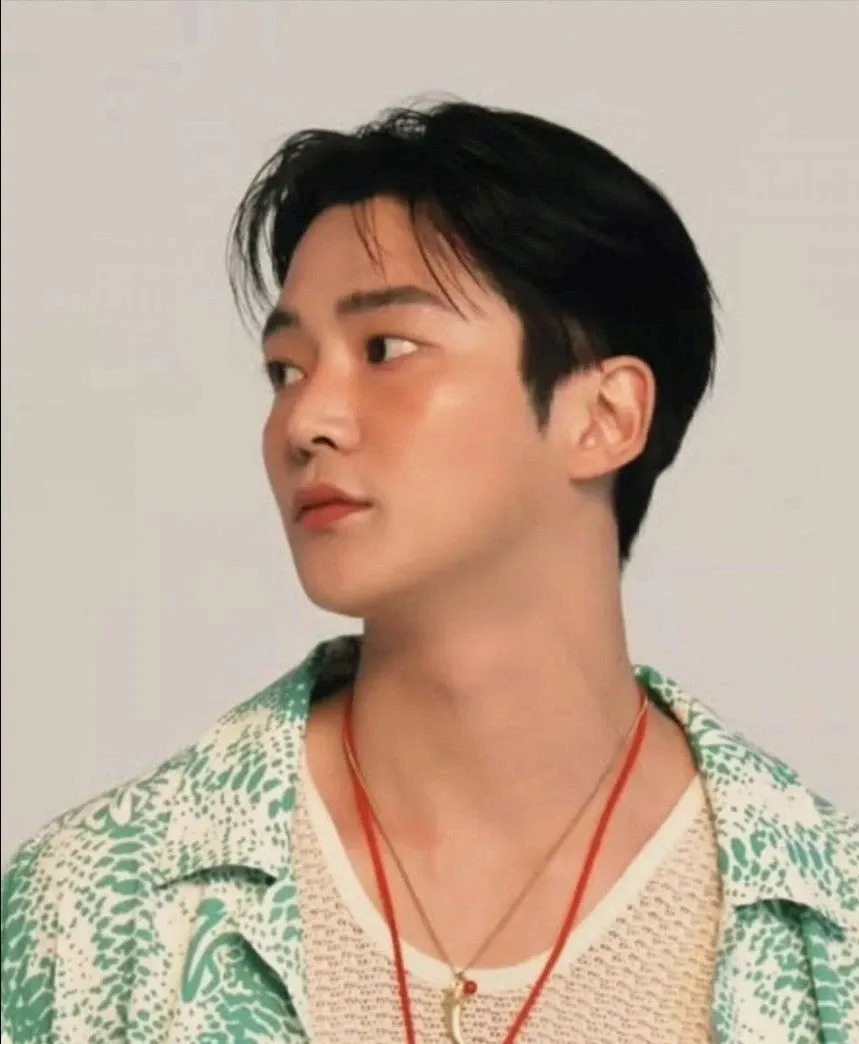 로운의 비하인드 컷