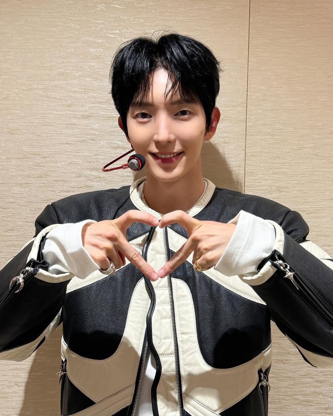 A moment captured by a fan of Lee Joongi