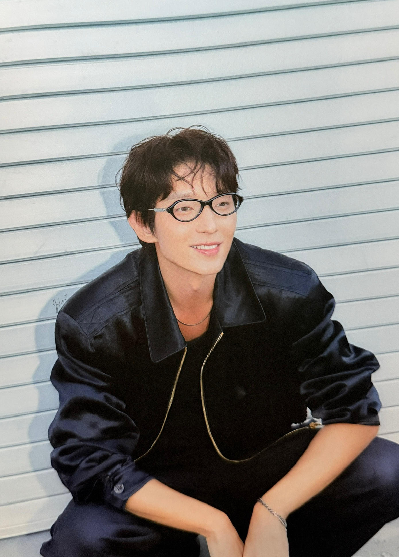 Behind-the-scenes cut of Lee Joongi