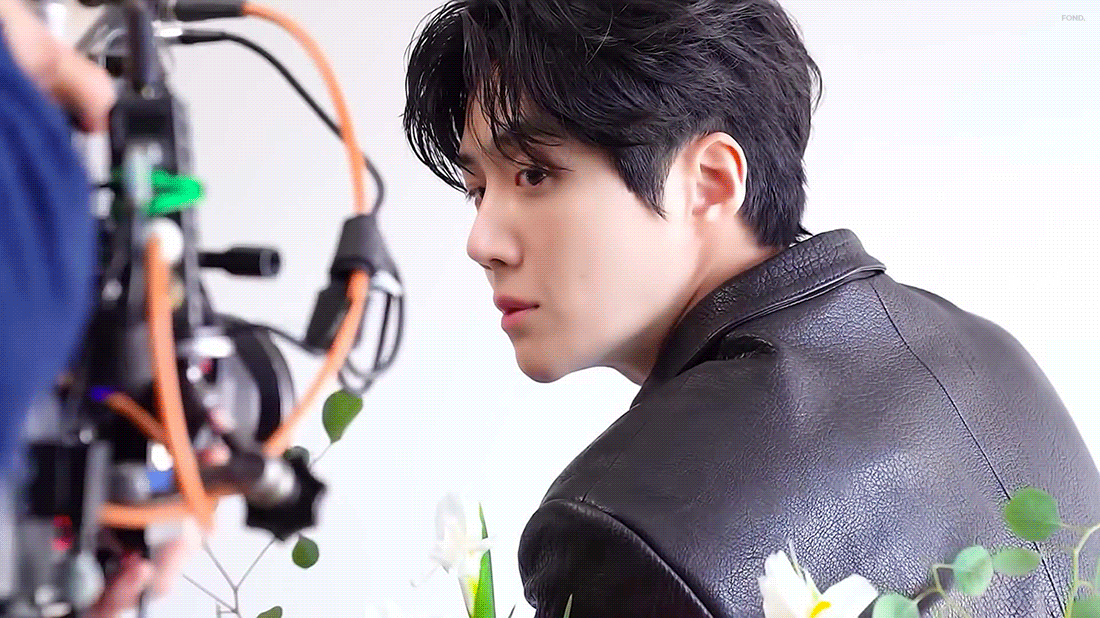 Behind-the-scenes cut of Kim Seonho