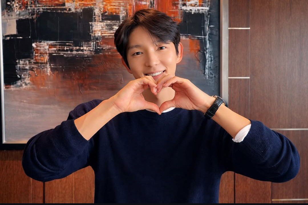 A moment captured by a fan of Lee Joongi