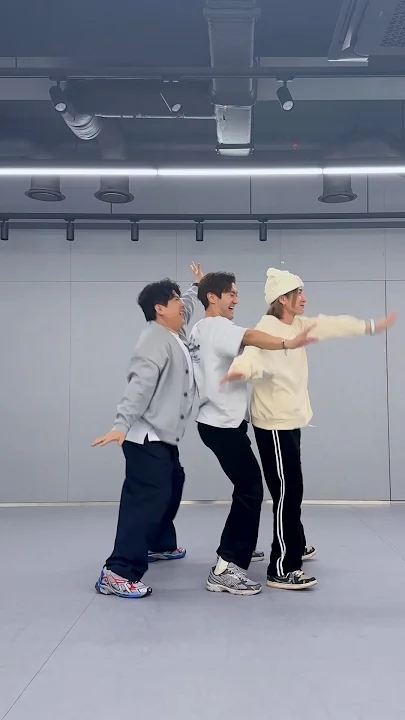 崔始源社区今日人气壁纸