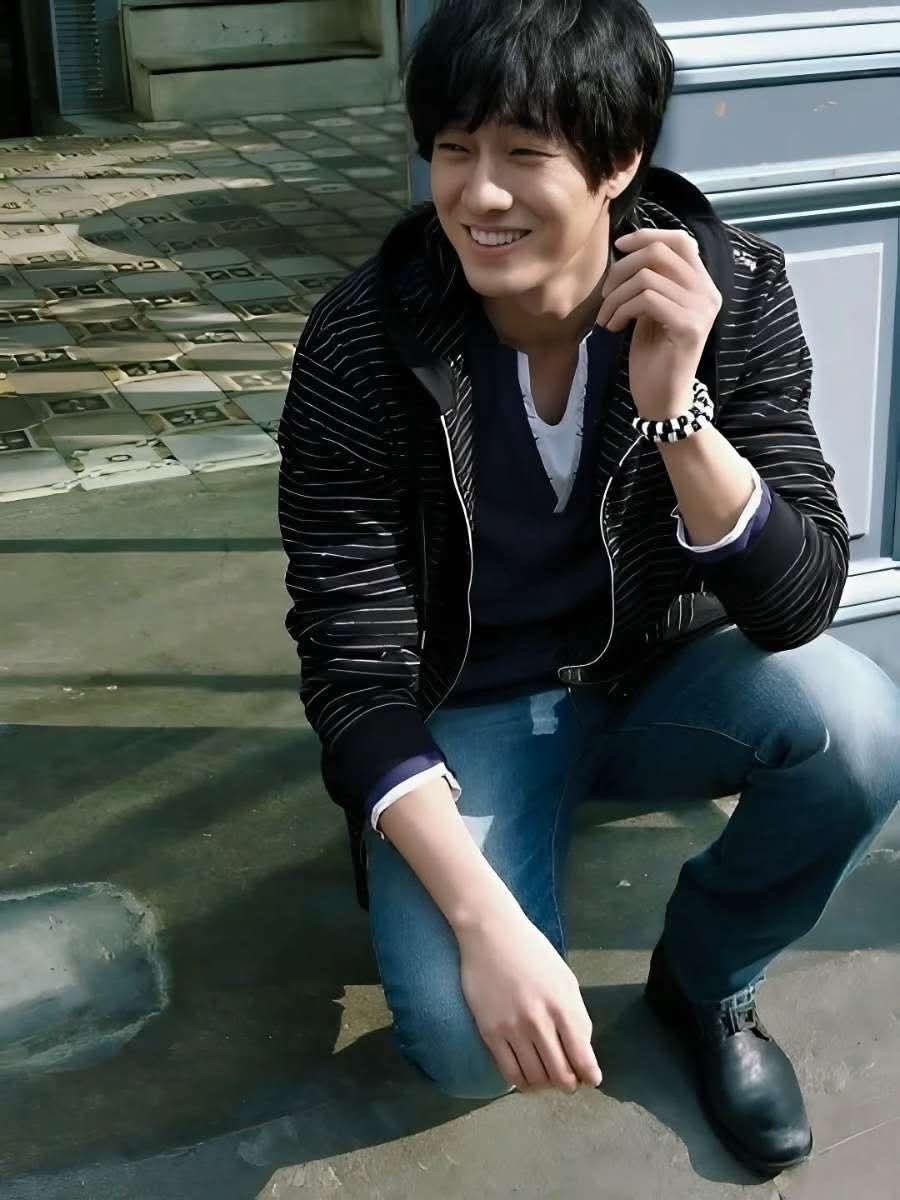 A moment captured by a fan of So Jisub