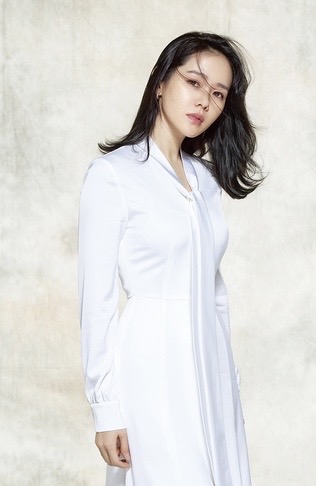 손예진의 최신 사진