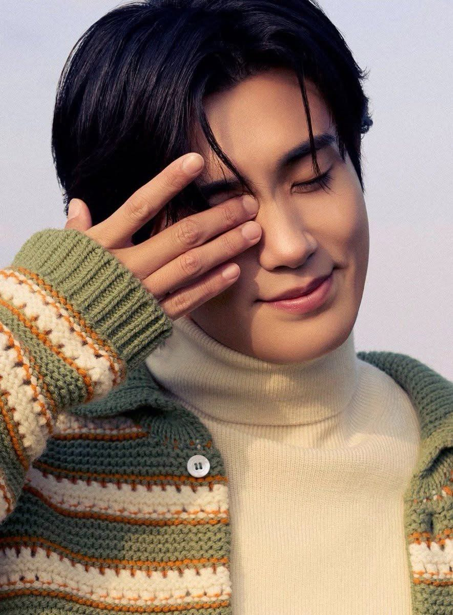 A moment captured by a fan of Park Hyungsik