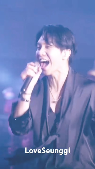 A moment captured by a fan of Lee Seunggi