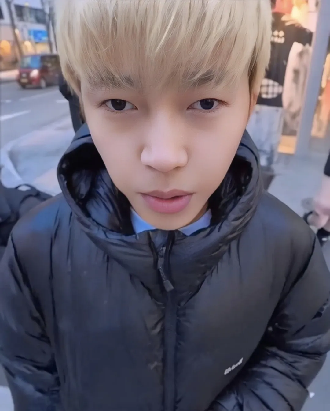 Behind-the-scenes cut of Lim Youngwoong