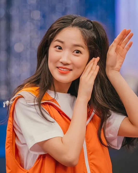 A moment captured by a fan of Kim Hyeyoon