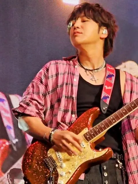 Latest photo of Jang Geunsuk