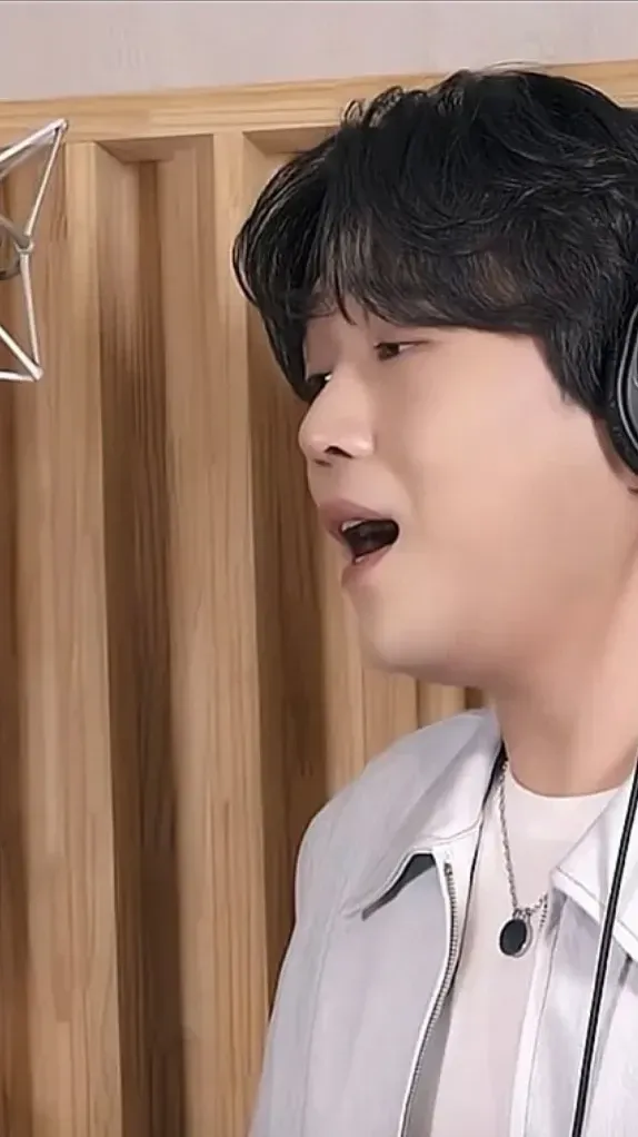 Hwang Youngwoong background image recommended by Choeaedol Celeb fandom