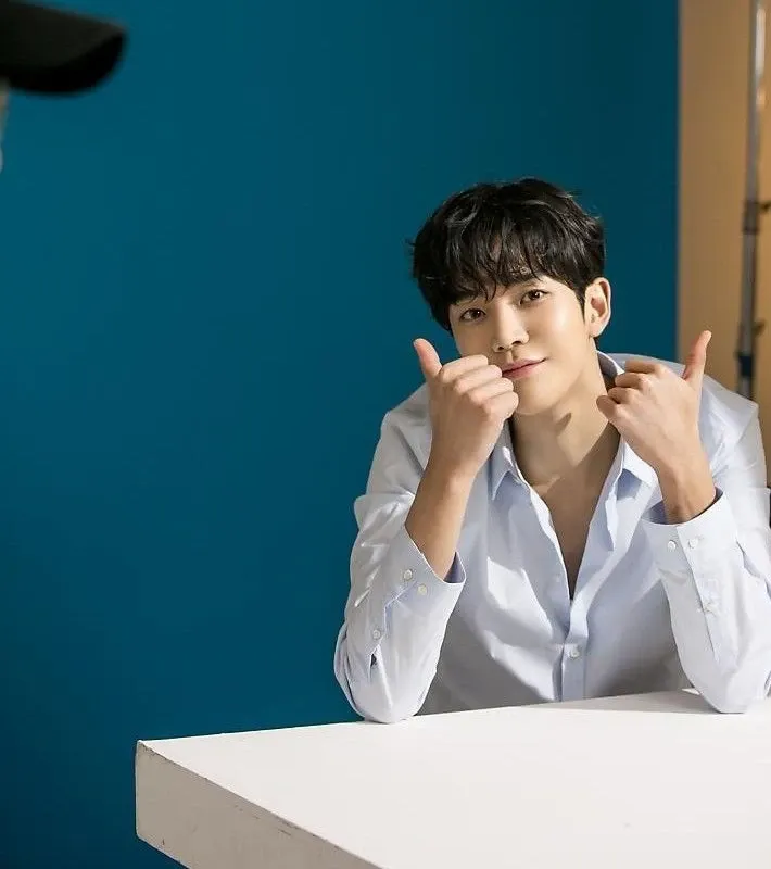 Cuplikan di balik layar dari Rowoon