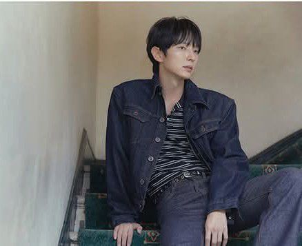 Behind-the-scenes cut of Lee Joongi