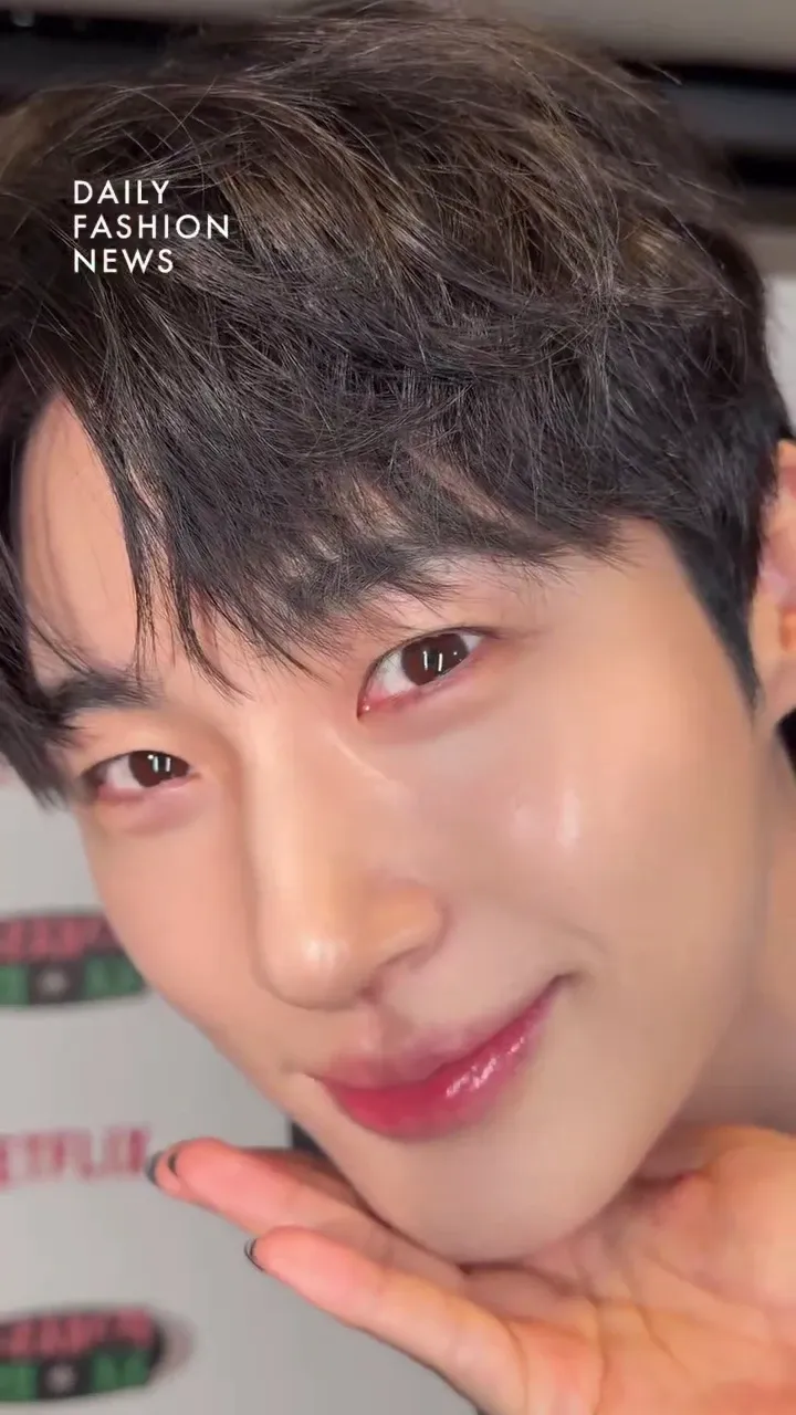 Behind-the-scenes cut of Byeon Wooseok