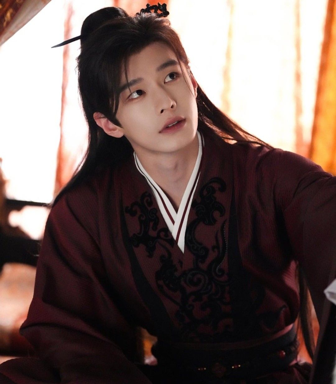 Recent activity shot of He Yu