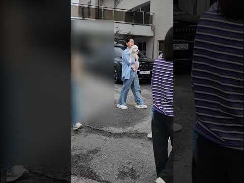 A moment captured by a fan of Min Soohyun
