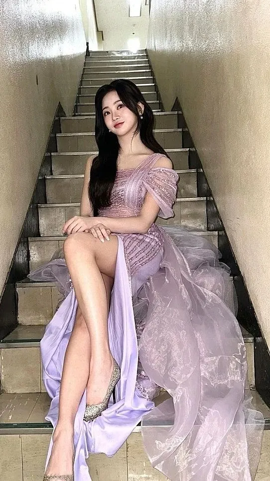 Foto terbaru dari Hong Jiyoon