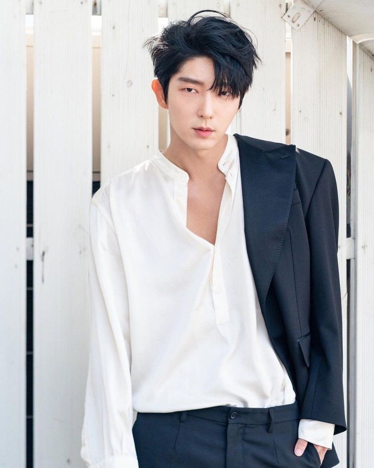Behind-the-scenes cut of Lee Joongi