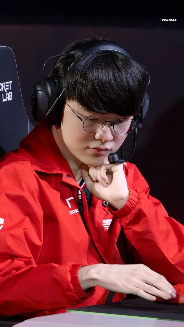 Representative background image loved by Faker fandom