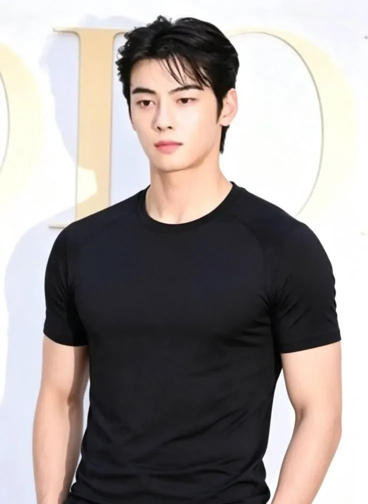 Latest photo of Cha Eunwoo