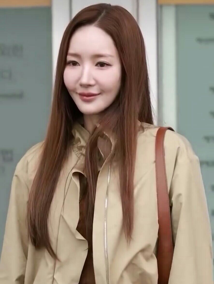 A moment captured by a fan of Park Minyoung