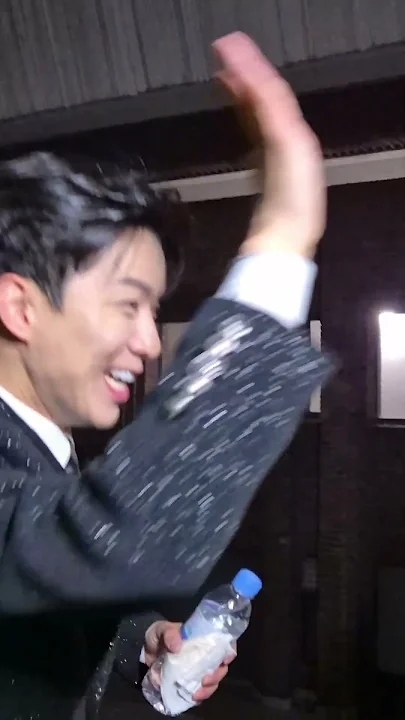 A moment captured by a fan of Na Taejoo