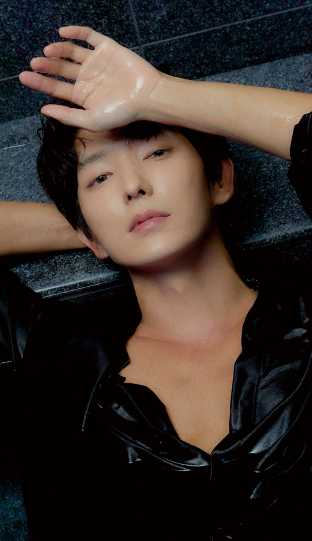 Behind-the-scenes cut of Lee Joongi