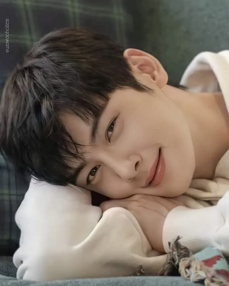 Recent activity shot of Cha Eunwoo