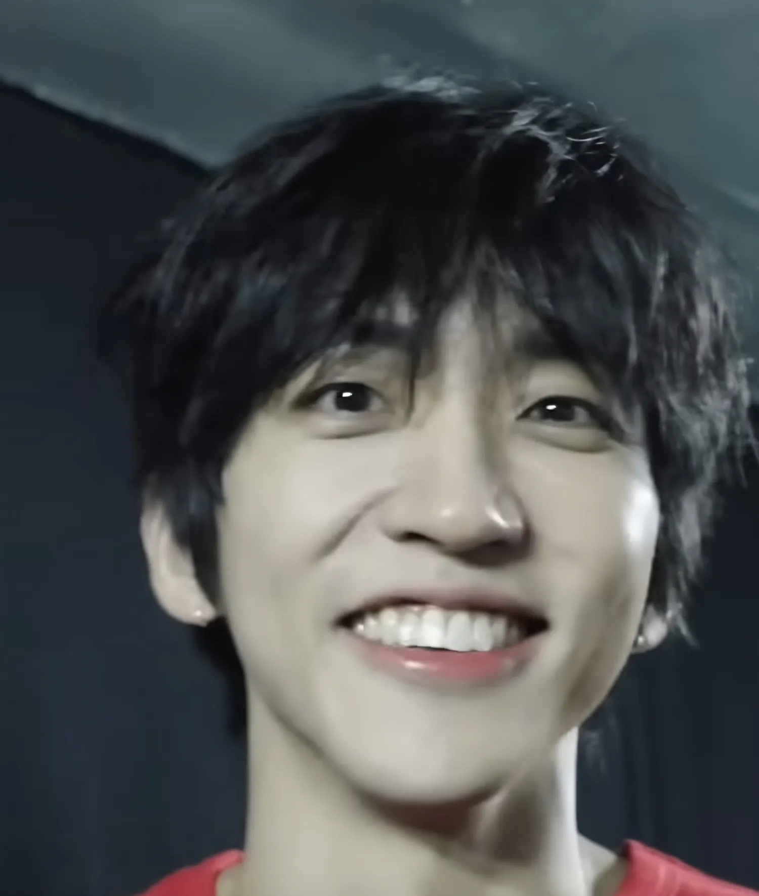 Behind-the-scenes cut of Lee Seungyoon
