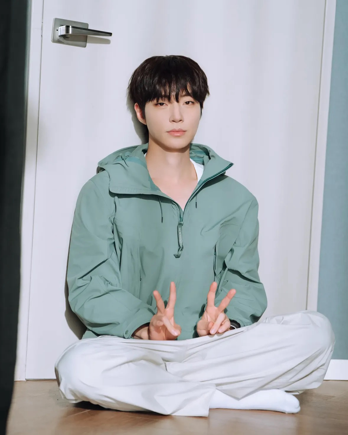 황인엽 최근 활동샷
