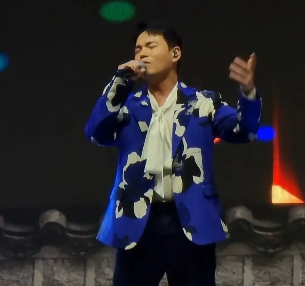 A moment captured by a fan of Cheonrokdam