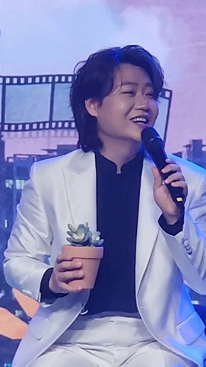 Recent activity shot of Min Soohyun