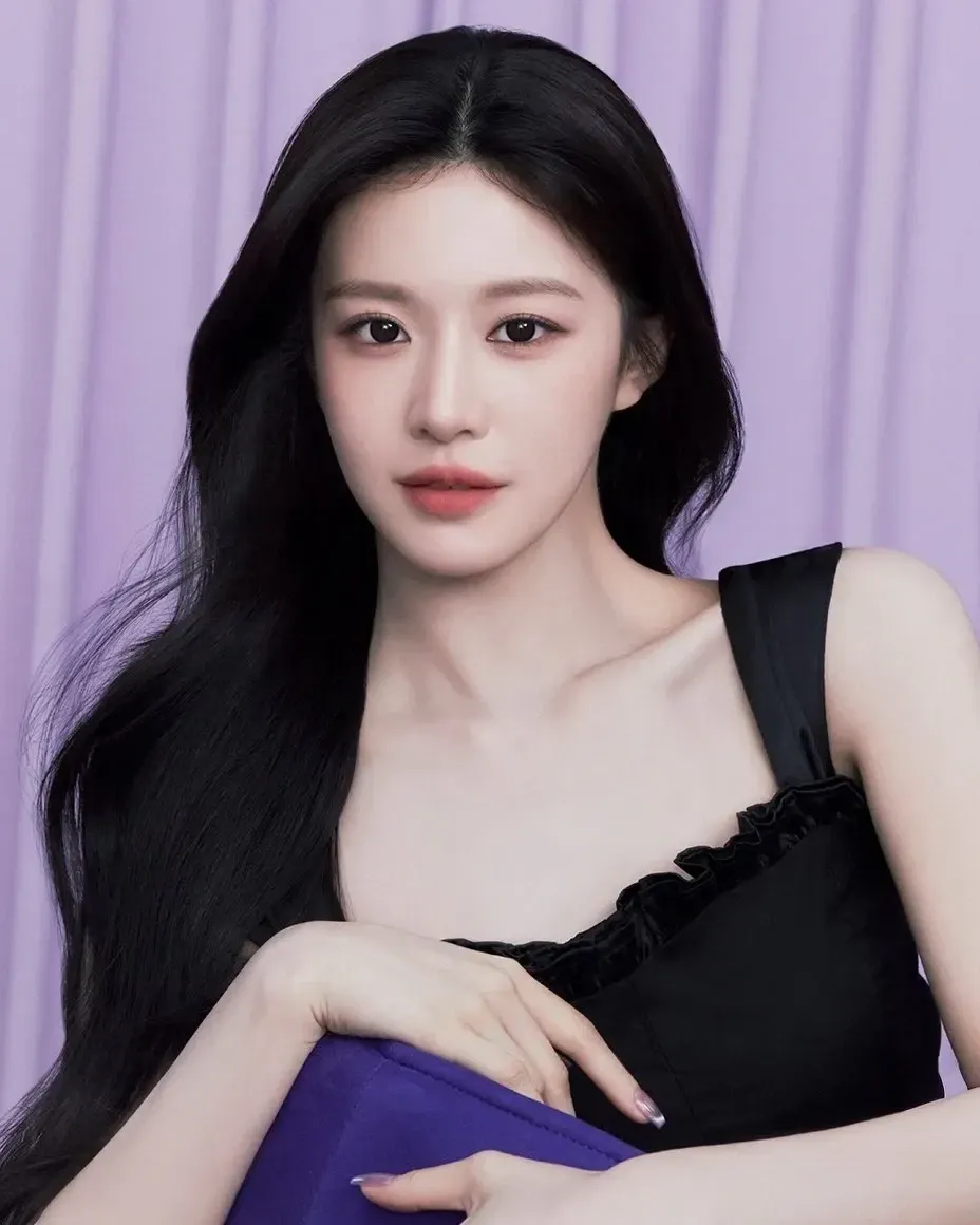 Recent activity shot of Go Younjung