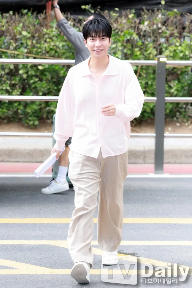 Cuplikan di balik layar dari Lee Seunggi