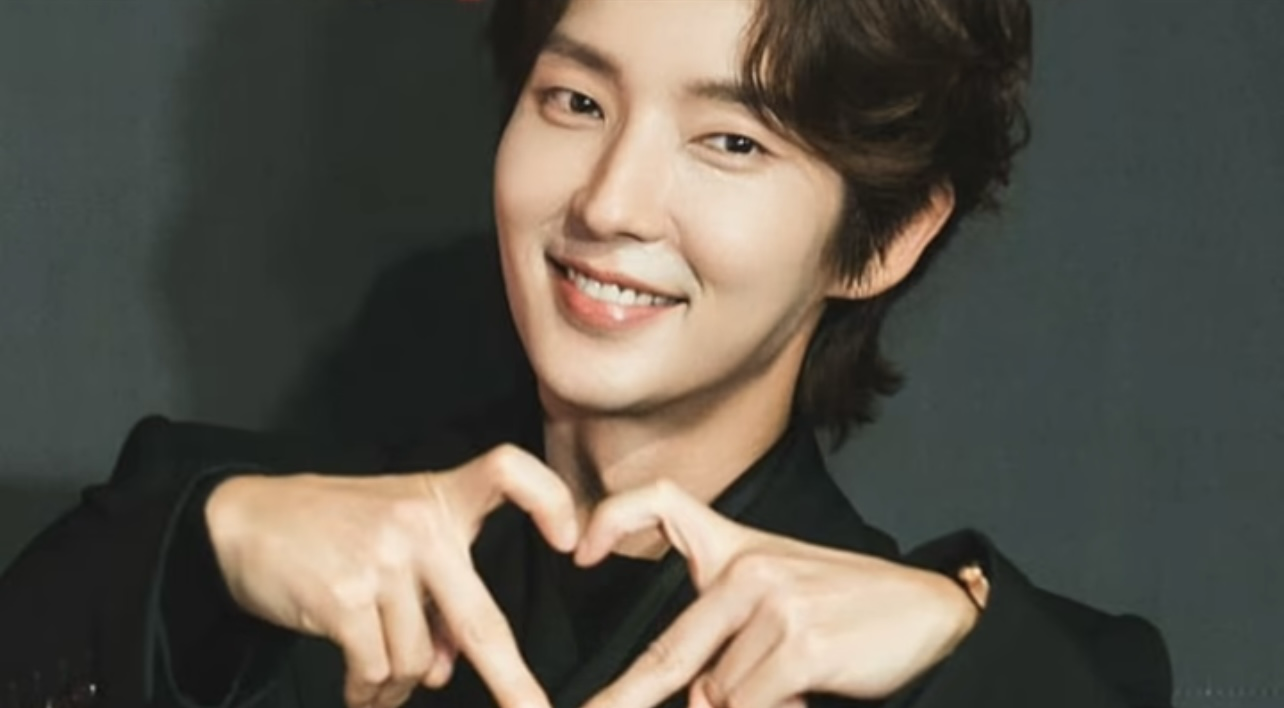 Behind-the-scenes cut of Lee Joongi