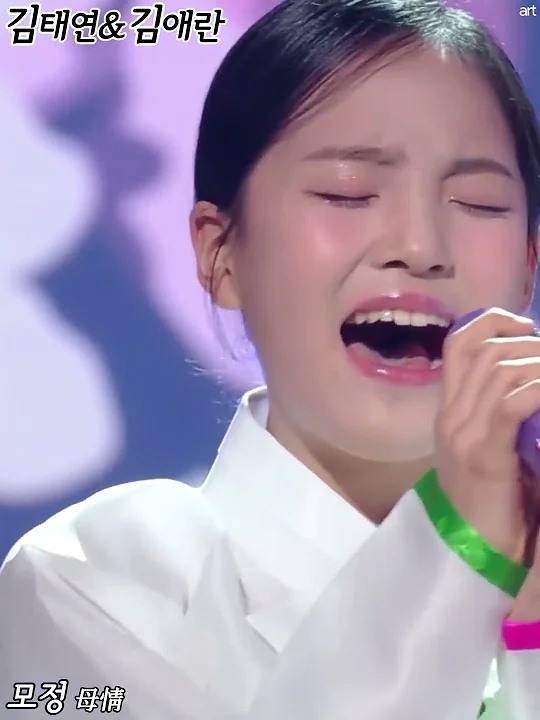 粉丝拍下的金泰延瞬间