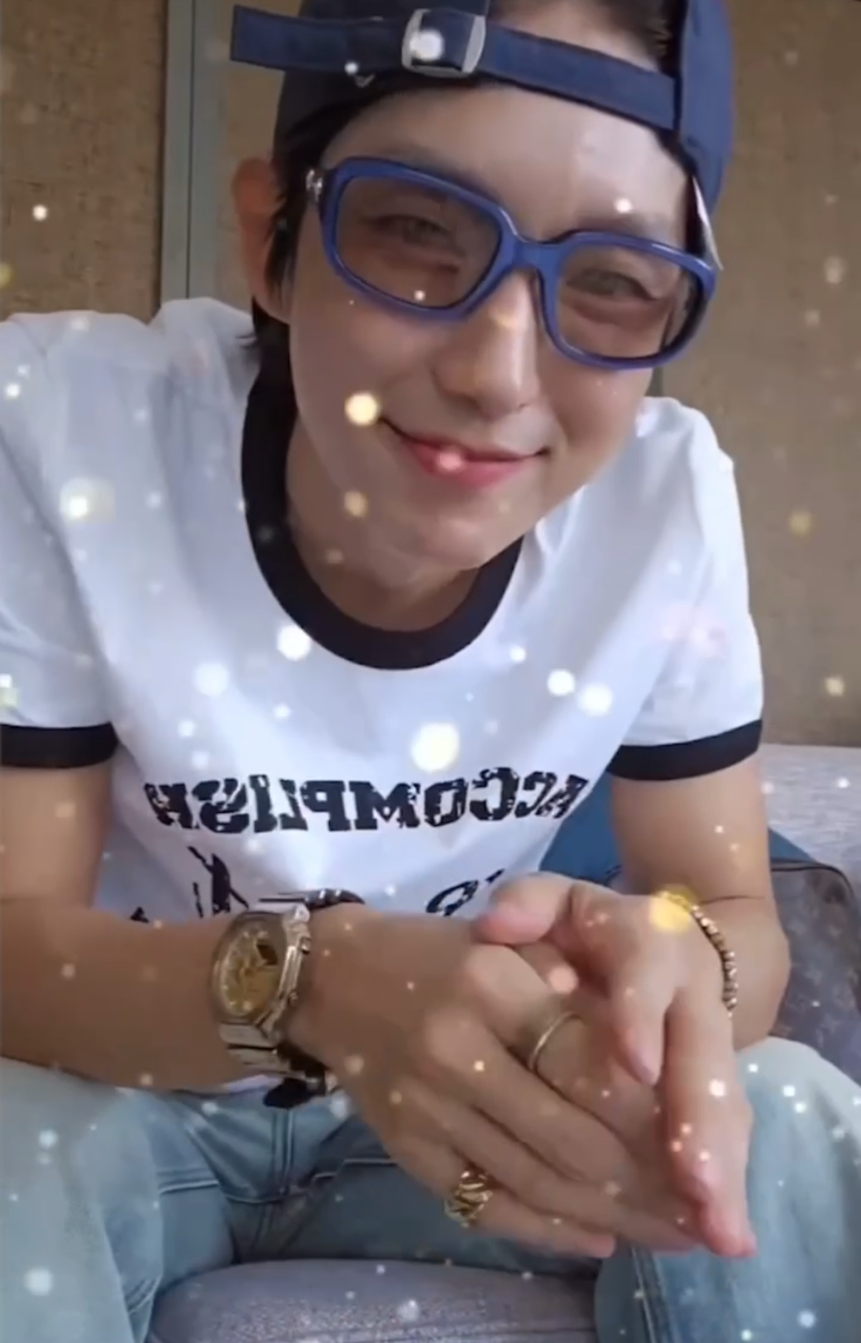 A moment captured by a fan of Lee Joongi