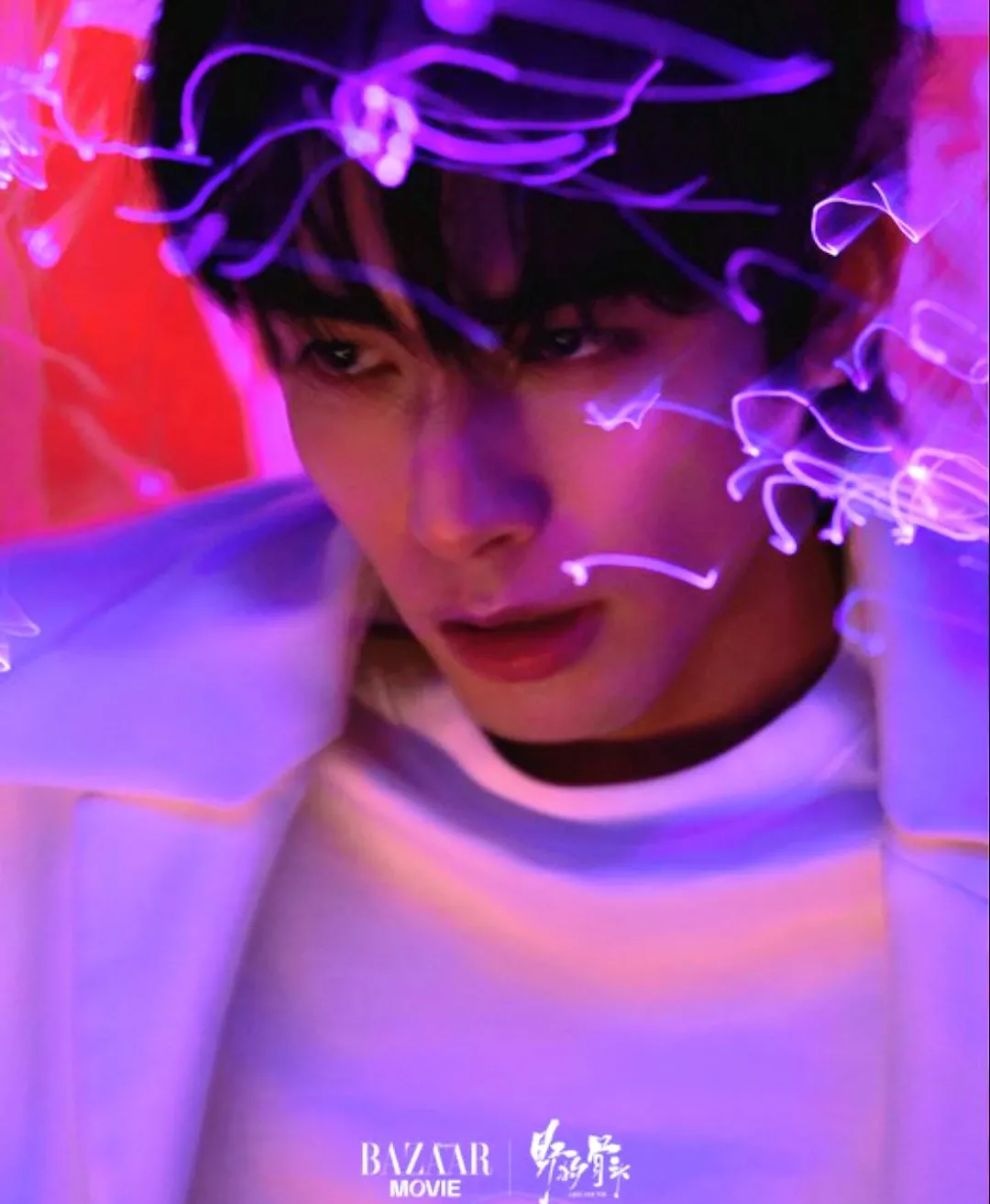 Behind-the-scenes cut of Song WeiLong