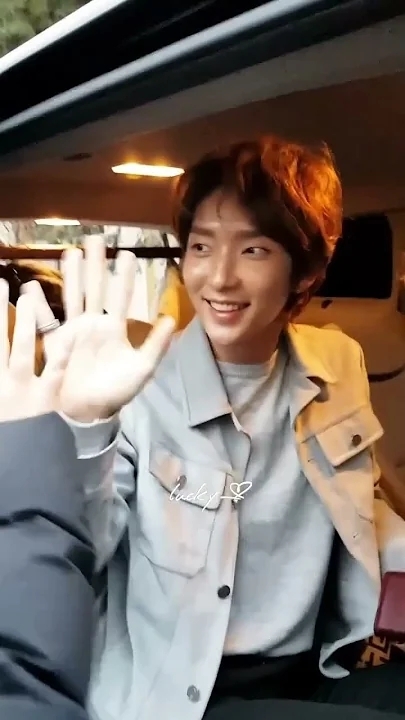 Behind-the-scenes cut of Lee Joongi