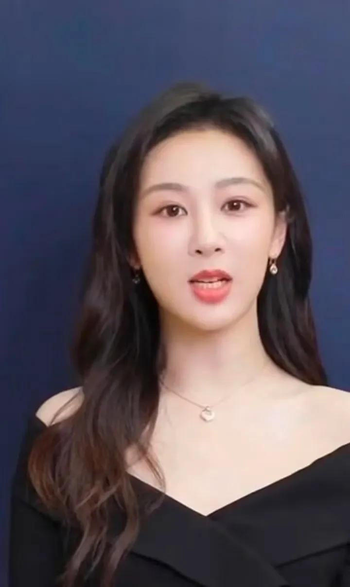 Behind-the-scenes cut of Yang Zi