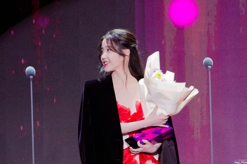 A moment captured by a fan of IU
